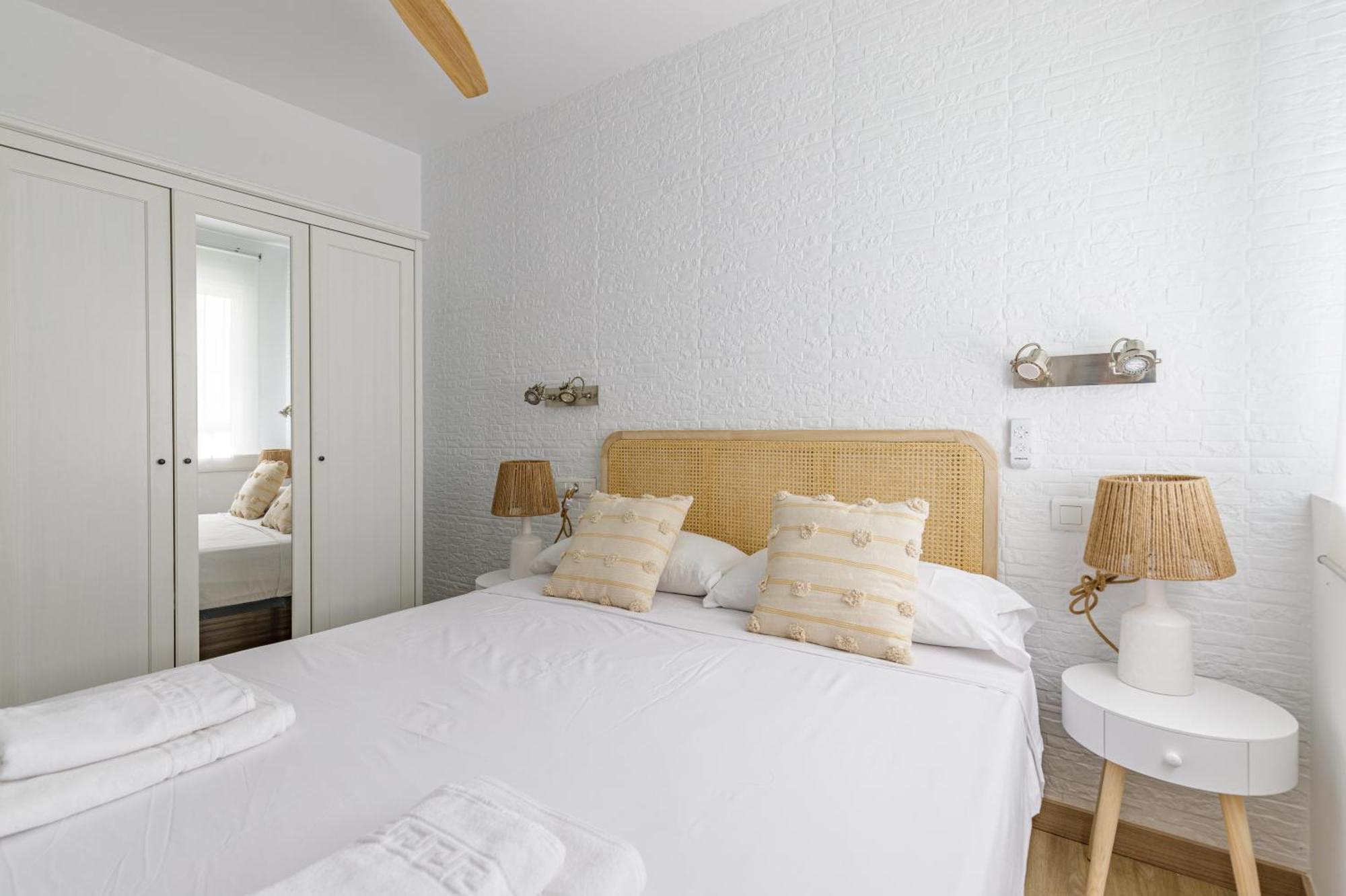 Caterina Pedregalejo Apartment มาลากา ภายนอก รูปภาพ